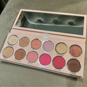 Kylie Cosmetics - Valentines Collection - The Valentine Palette + 2 FEEE SAMPLES